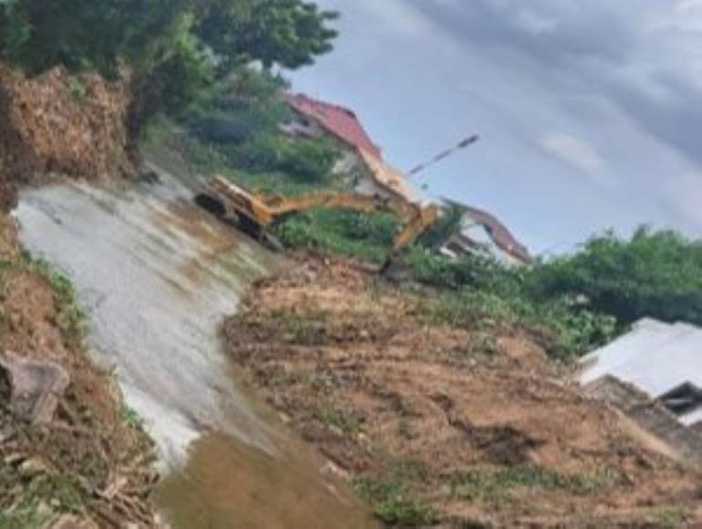 75202324131-n6iul8w331-flood-1-300x226