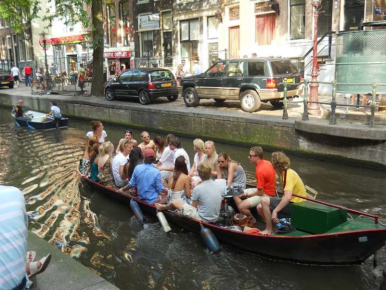 8102018103136 amsterdam11