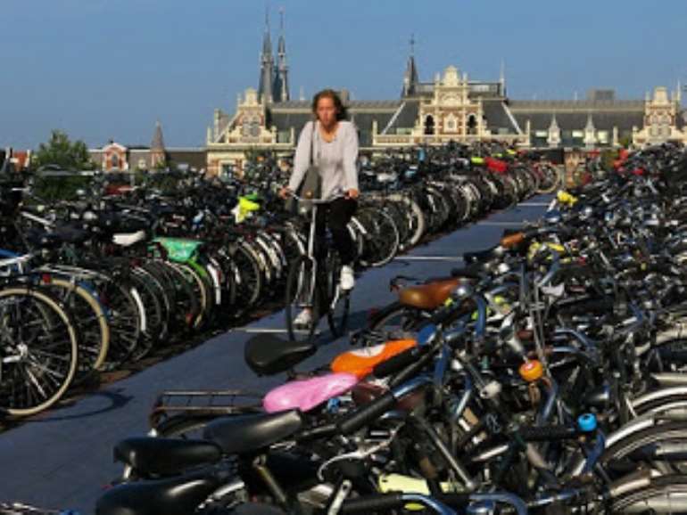 8112018100130 amsterdam2bbicycle2b1