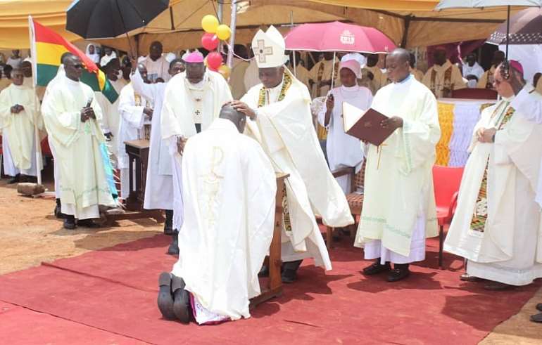 821202284133-swnaqdcp5k-social-bishop-installation-2