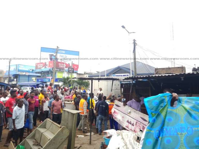 822019113603-23041q5ddx-illegal-structures-along-the-odorkor-highway-5.jpeg