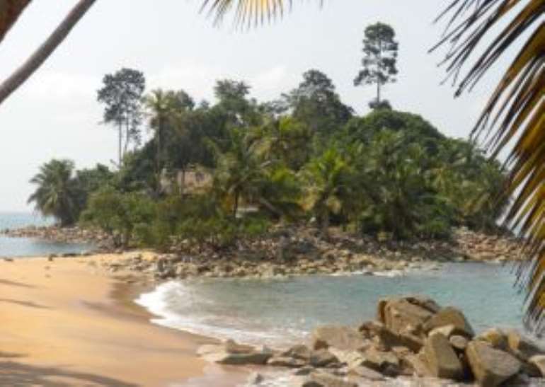 97201814136 aximbeach300x213