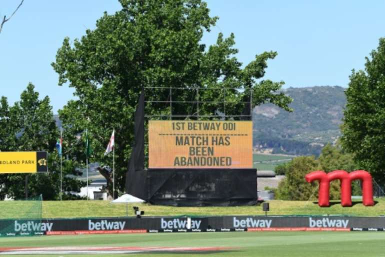 Match abandoned.  By Rodger BOSCH (AFP)