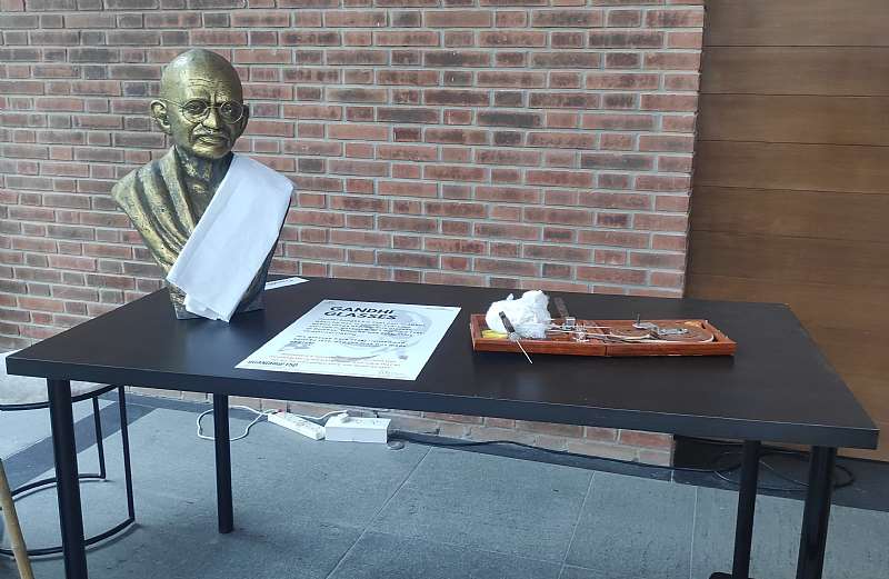 105201923516-vbrduhgtsn-img gandhiat150-exhibition-2