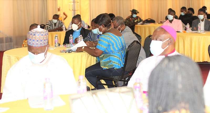 1130202013043-pulwo0a442-undp gh peace dialogue -participants
