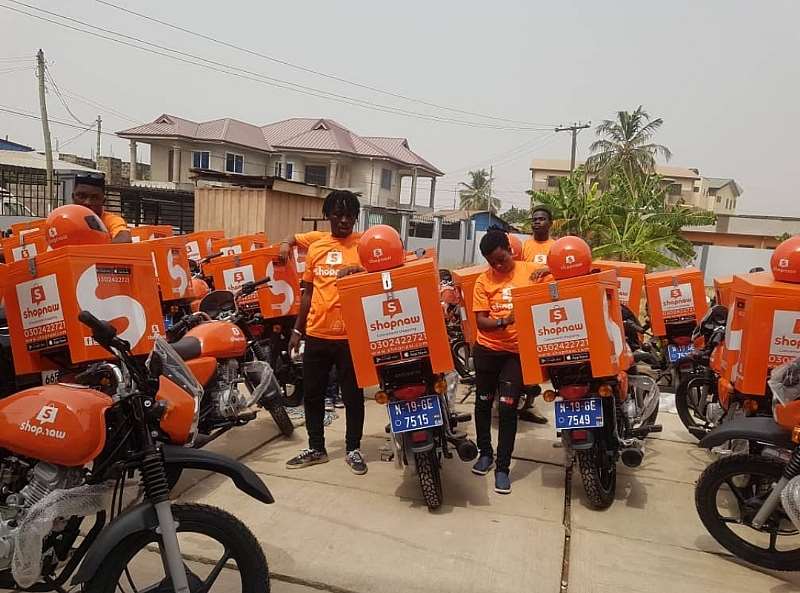 Shopnaw employs professional riders who deliver within 60 minutes