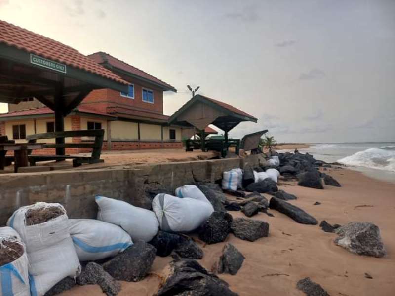19202463327-n6iul8x332-coastal-erosion-2
