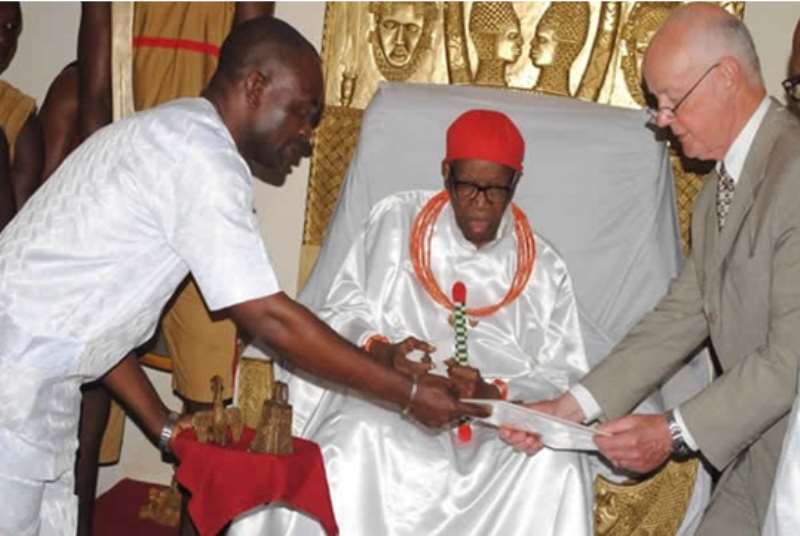 Dr. Walker (Right) Presenting To The Oba A Diary Of His Great Grand Father On The British Invasion Of The Benin Kingdom In 1897