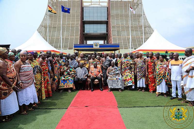 213201955956 l5grj7u3i1 president akufoaddo with members of the delegation from bono east