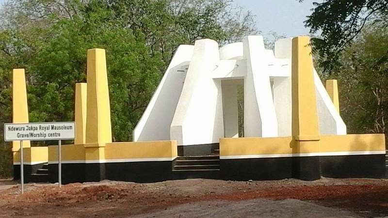 2. NDEWURA JAKPAS MAUSOLEUM AT CURRENT STATE2