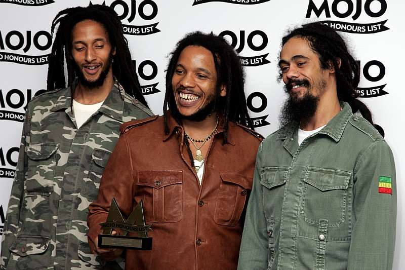 7. From Left Julian, Ziggy And Damian Marley Receiving A Posthumous Award On Behalf Of Their Dad