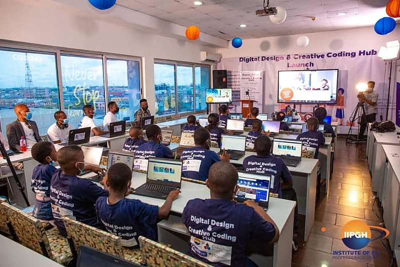 55202120006-pulwo0a442-182193859 10157804081725877 7612529518596147363 n