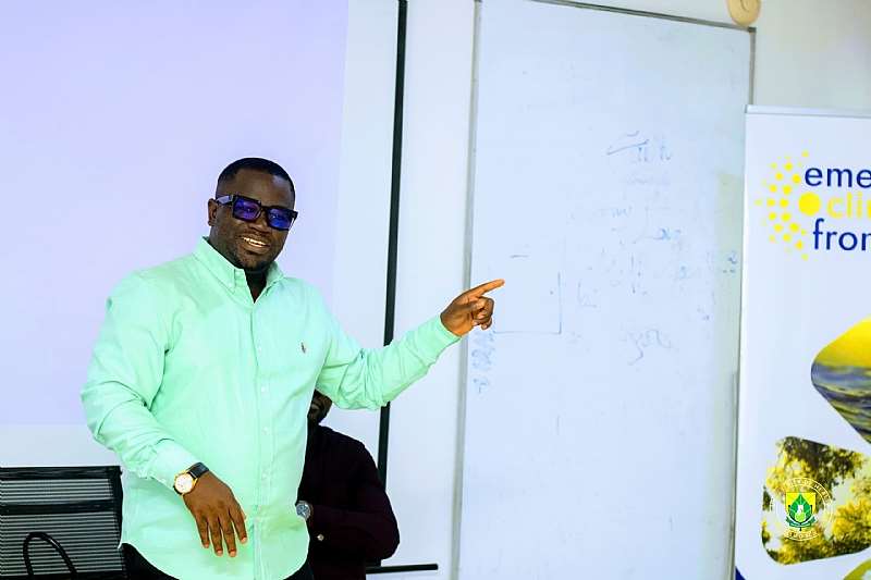 Dr Ernest Ofori, Co-Director of Emerging Climate Frontiers facilitating a session at the CDR and SRM Workshop.