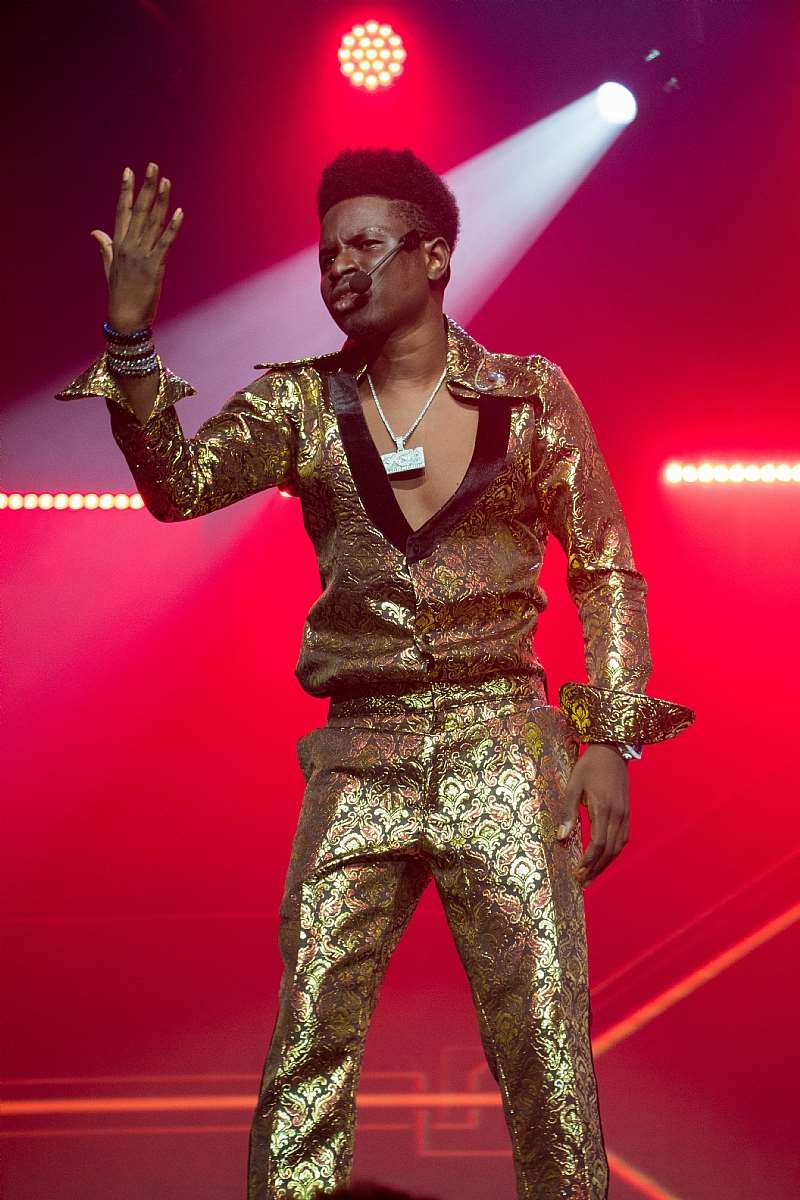 Kenny Blaq Takes Audience Back In Time With Surprise Performances By ...