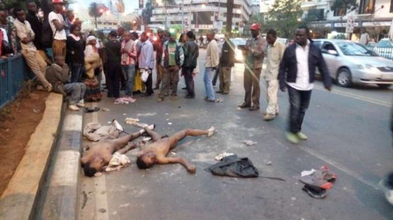 7. SUSPECTED ROBBERS STRIPPED NAKED AFTER BEING LYNCHED