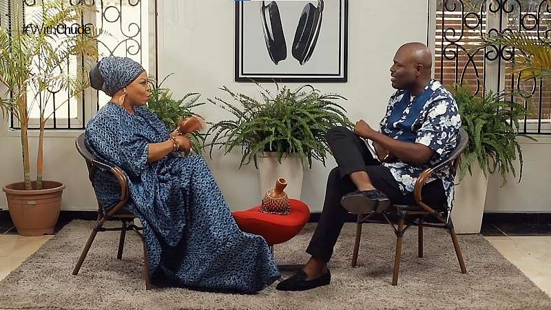 81202223909-1h830n4aau-sola-sobowale-sits-with-chude-2