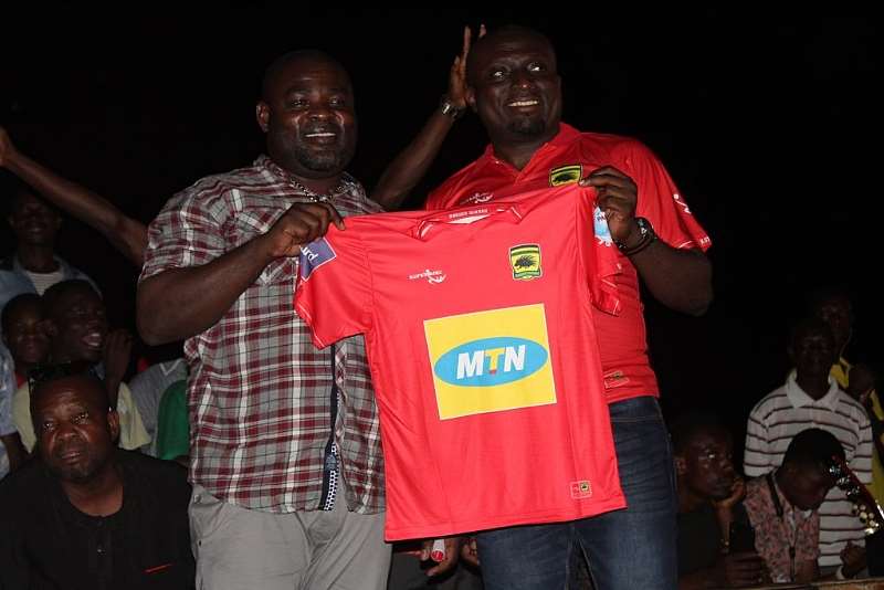 817201983515-8dt2wkjvvq-damenya-2-1024x683