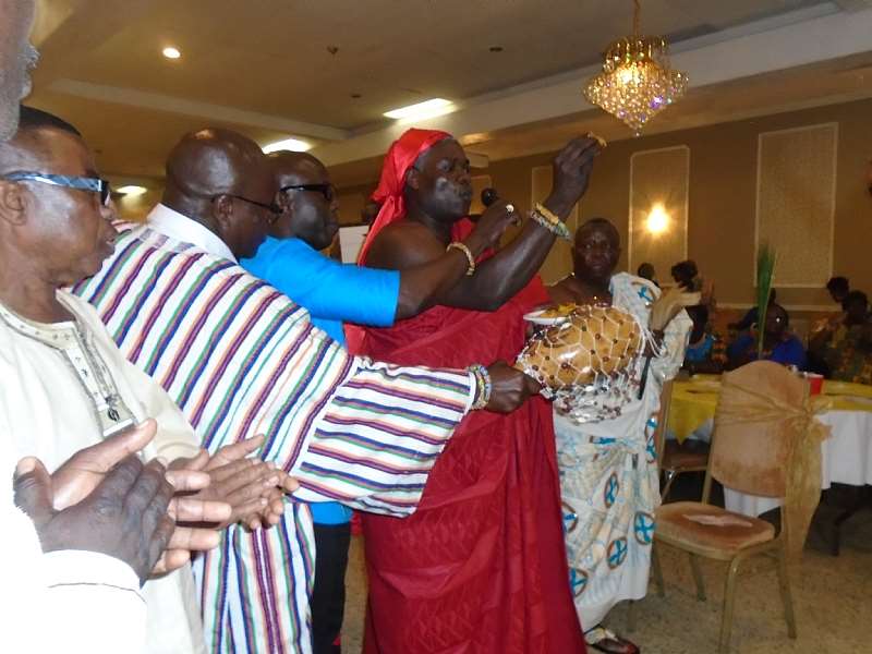Nii Kwei Arku sprinkling Kpokpoi