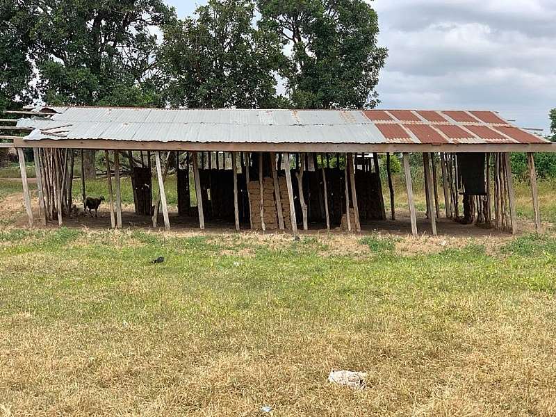 825202013436-n6iul8w331-old-classroom-structue-for-nhyiaeso-basic-school