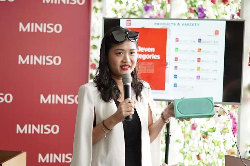 831201920935-1h830o4aau-franchise--merchandising-manager-i-hsin-chen