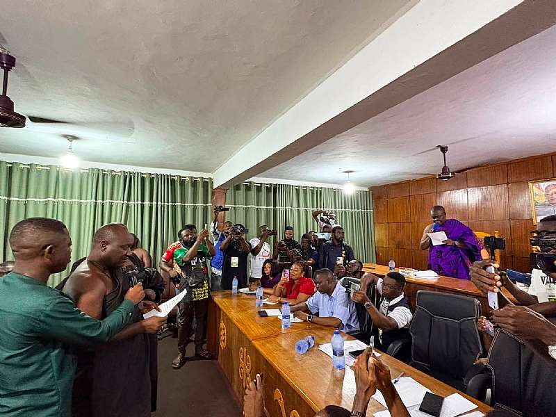 Ogyeamansan Boahen Korkor Ii- Omanhene Of Sunyani Taking Membership Oath From The President Of The Bono Regional House Of Chiefs, Osagyefo Oseadeeyo Nana Agyeman Badu Ii