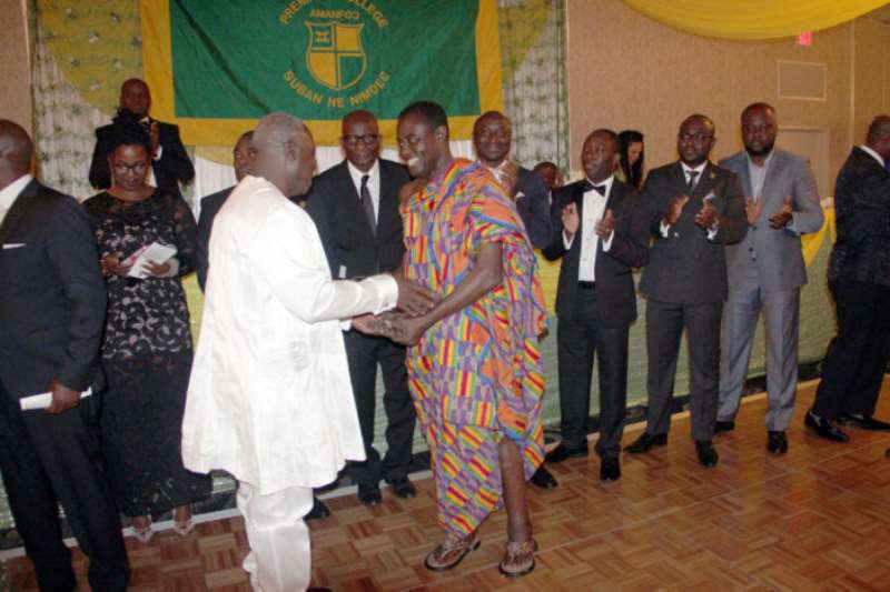 Dr.-kwaku-ohene-frempong-receiving-a-life-time-achievement-award-1-701x467