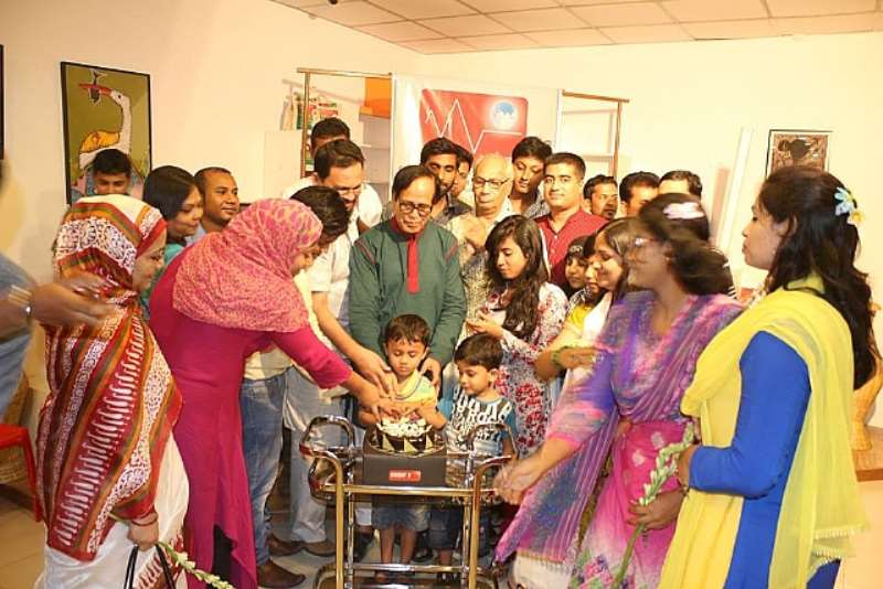 Image: Team Aziz gathered in the Pathok Somabesh Center at Shahabag in Dhaka Metropolitan City.  SomoyerKonthosor.com