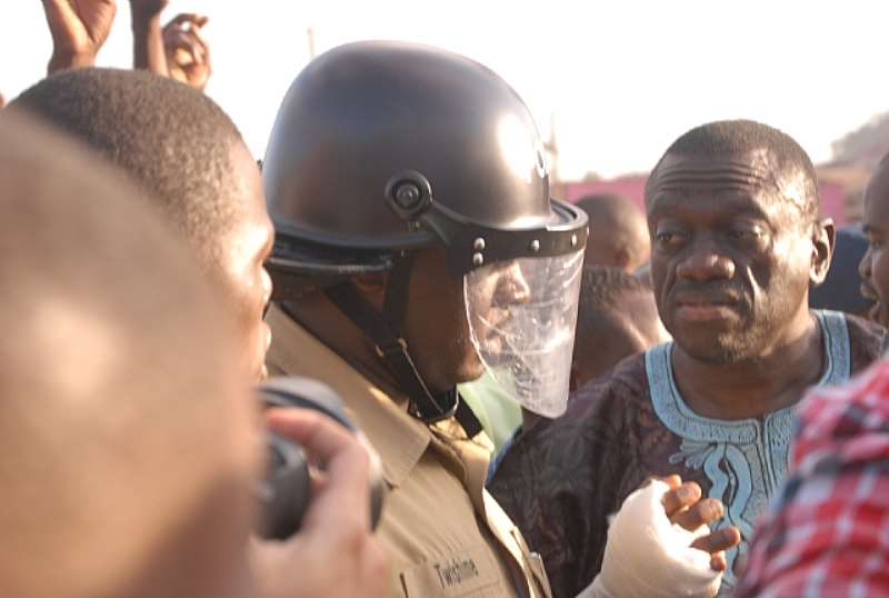besigye 4