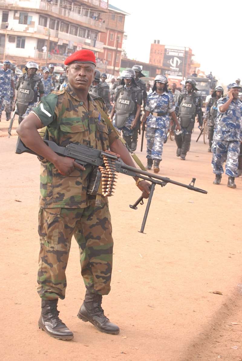 besigye 5