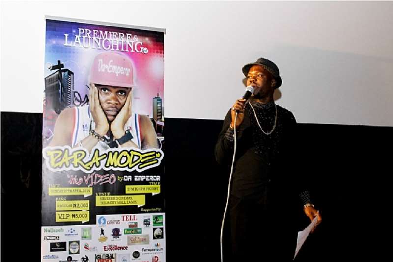 BRILLA FMS MC KCEEBROWN, THRILLING THE GUESTS AT DA EMPERORS PARA MODE MUSIC VIDEO PREMIERE