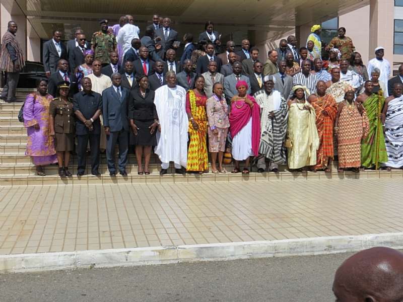 GROUP PHOTOGRAPH OF PARTICIPANTS AND DIGNITARIES