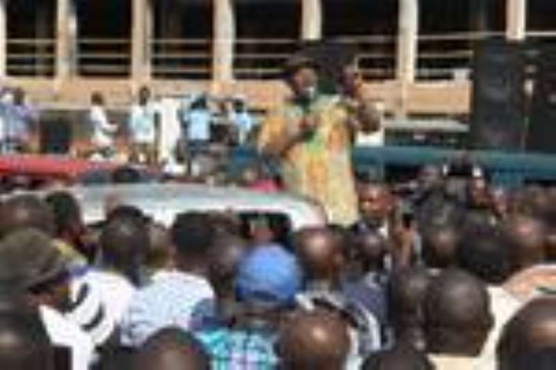 H.E. ENGR TELE IKURU ADDRESSING THE MAMOTH CROWD THAT PAID SOLIDARITY VISIT TO GOV CRA