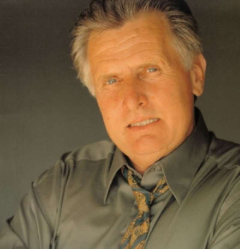 JOE ESTEVEZ