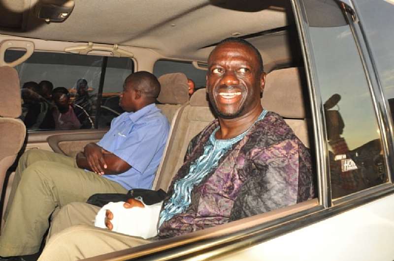 m52sk87jje besigye 8