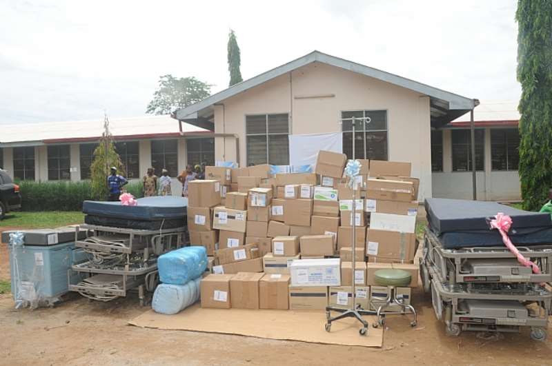 MEDICAL SUPPLIES AND EQUIPMENT PRESENTED TO THE DAMONGO HOSPITAL BY THE FIRST LADY