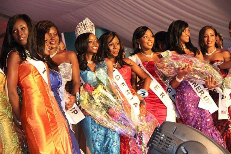 MISSECOWASCROWNING