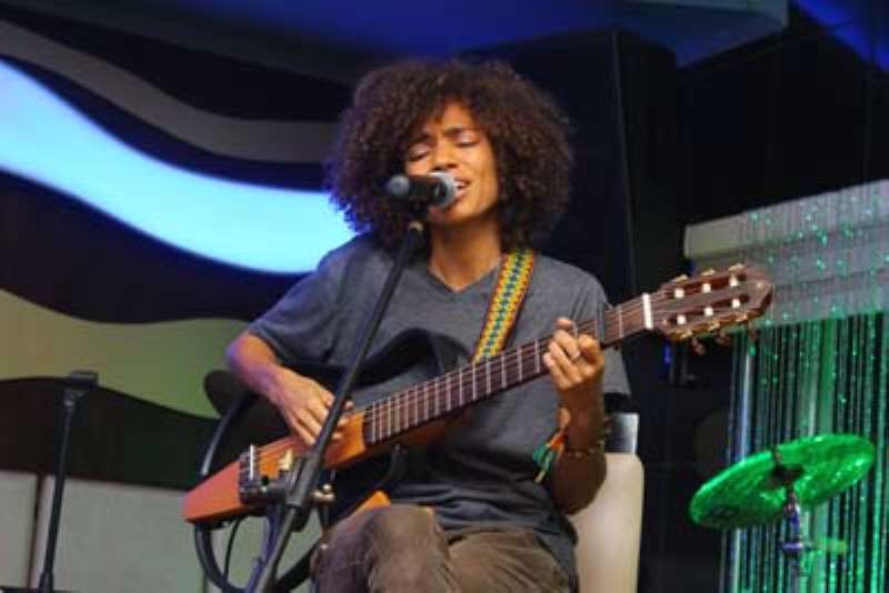 NNEKA PERFORMING AT PRESS LAUNCH FOR NIGERIAN IDOL SEASON 4