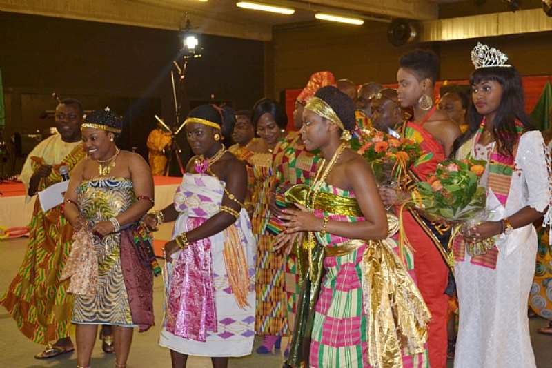OFFICIAL WELCOMING WITH FLOWERS