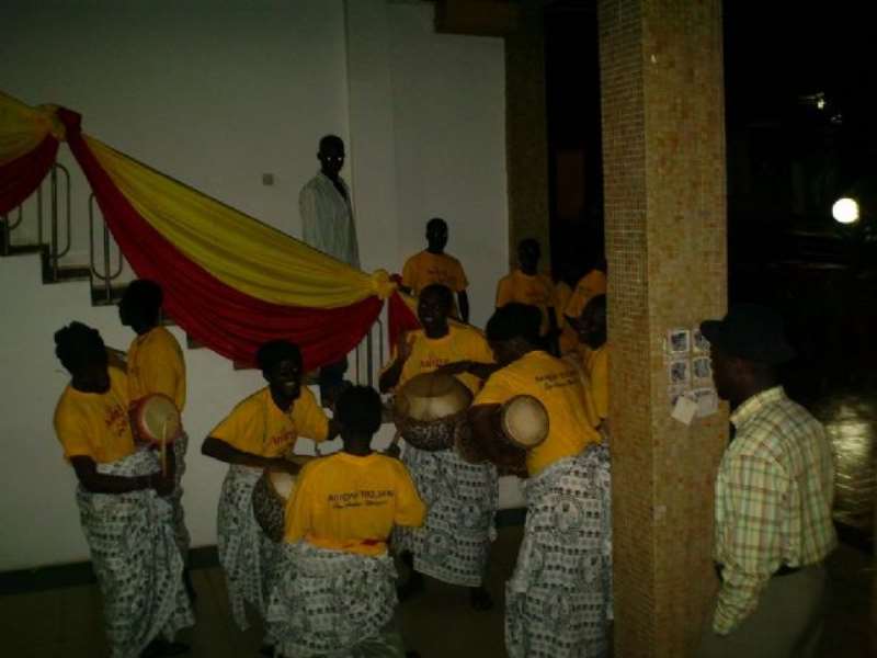 Oshibrekete Agofuman performing at the launch