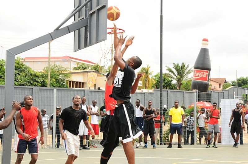 SCORE BASKETBALL
