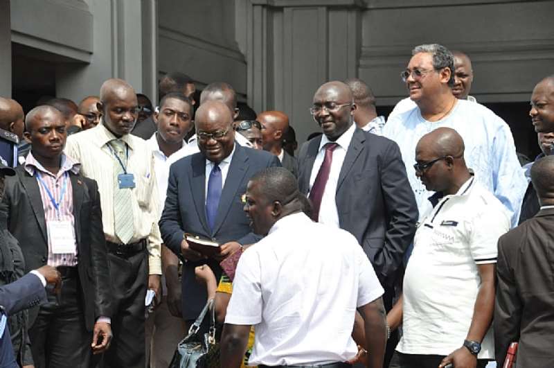NANA AKUFO ADDO, MAHAMUDU BAWUMIA, JAKE OBETSEBI LAMPTEY AND SOME NPP BIG WIGS COMING OUT OF THE SUPREME COURT AT PROCEEDINGS (5)