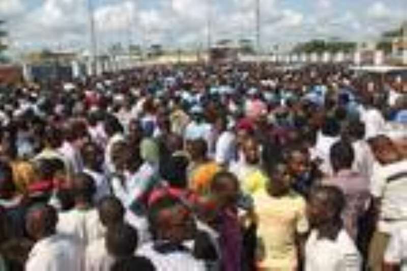 THE MAMOTH CROWD THAT PAID SOLIDARITY VISIT TO GOV CRA RECENTLY