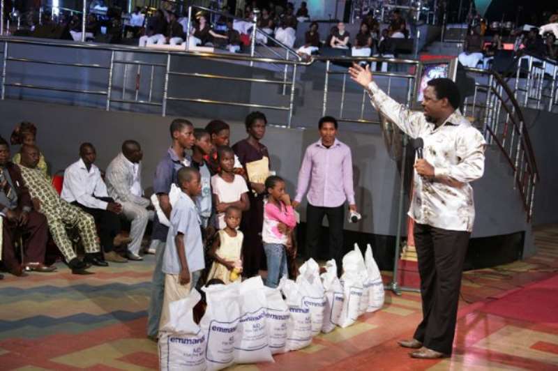 ts tb joshua with family