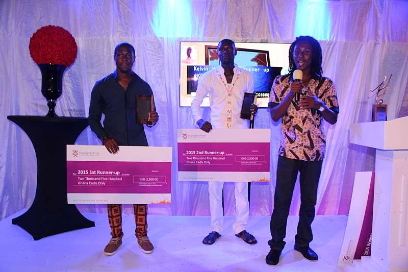 winner flanked by second and first runer ups