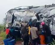 Crowd rushes to scoop fuel after tanker accident on Kumasi highway