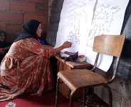 Rachida, a certified empowerment trainer, guides a group of women from a rural village in the Taroudant province of Morocco through the discovery of self and identity, August 2022. Photo: HAF