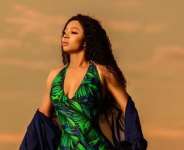 OAP, Toke Makinwa Shows of her Body at the Beach