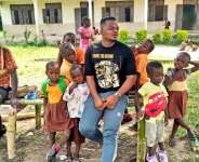 Stunt Blogger and Publicist Kwao Lezzes-Tyt share photos of some less privileged kids he teaches