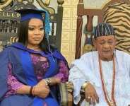 Alaafin of Oyo, Oba Lamidi Adeyemi Supports his Newly Graduating Wife