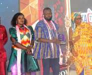 Frank Owusu Asiamah receiving award on behalf of FOKA TV